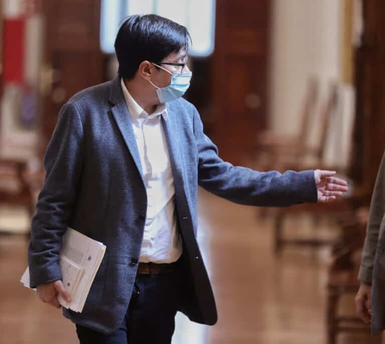 Podemos sostiene que quitar el escaño a Alberto Rodríguez es una "prevaricación" y una "vergüenza" para España