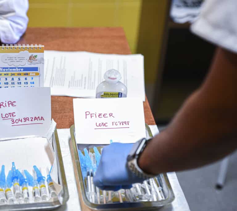 Reacción y efectos secundarios de la vacuna de la gripe