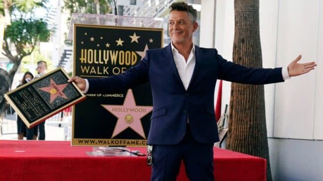 Alejandro Sanz con su estrella en el Paseo de la fama de Hollywood