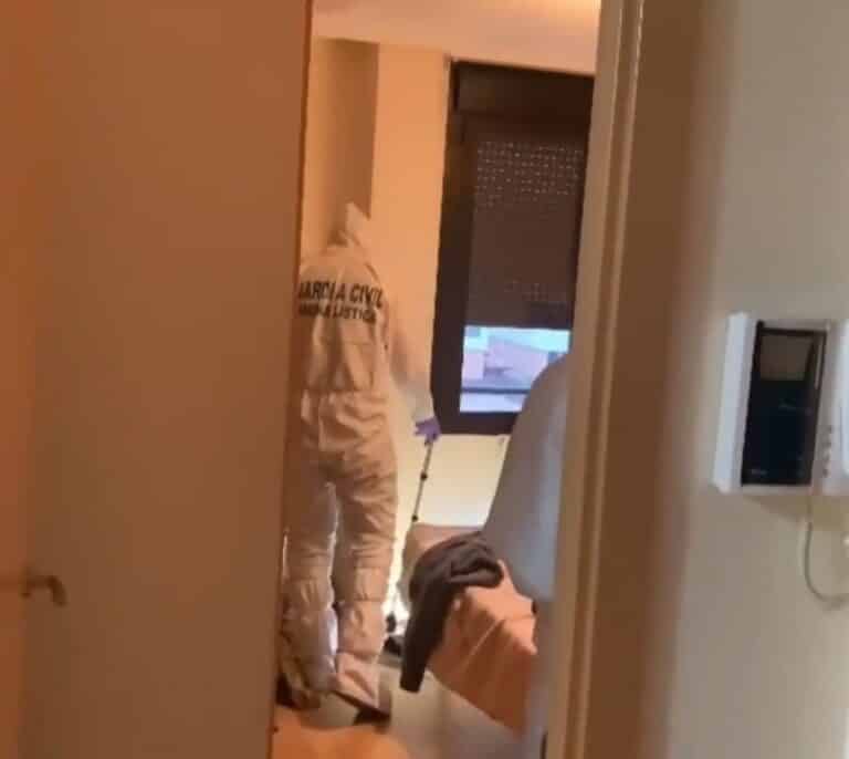 Así inspeccionó la Guardia Civil la vivienda del presunto asesino del niño de Lardero