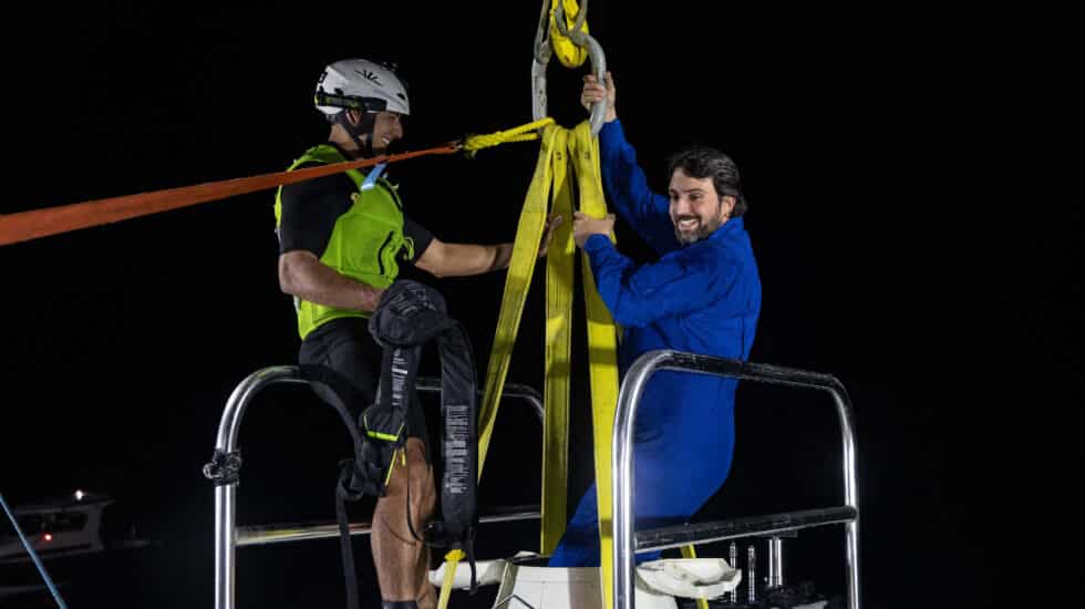 El español Héctor Salvador, tras bajar a uno de los puntos más profundos del océano