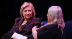 Mary Beard: "Si Hillary Clinton fuera un hombre hubiera sido presidenta"