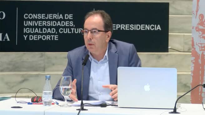 El presidente del Consejo de Transparencia y Buen Gobierno (CTBG), José Luis Rodríguez Álvarez, durante su intervención en Santander.