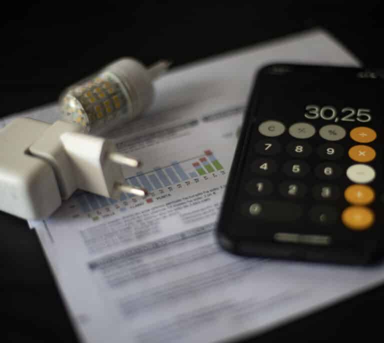 La luz sube un 67 % tras encadenar dos días a la baja hasta 186,46 euros/MWh