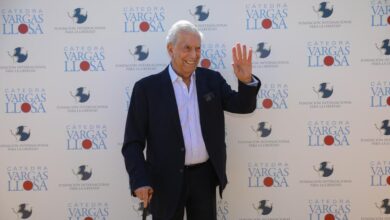Vargas Llosa, rodeado de 'vips' en la fiesta para relanzar su Cátedra sobre el castellano