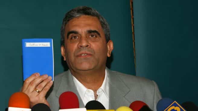 Muere como preso político el general Baduel, ex ministro de Defensa de Hugo Chávez El general Baduel en una imagen de archivo de 2007