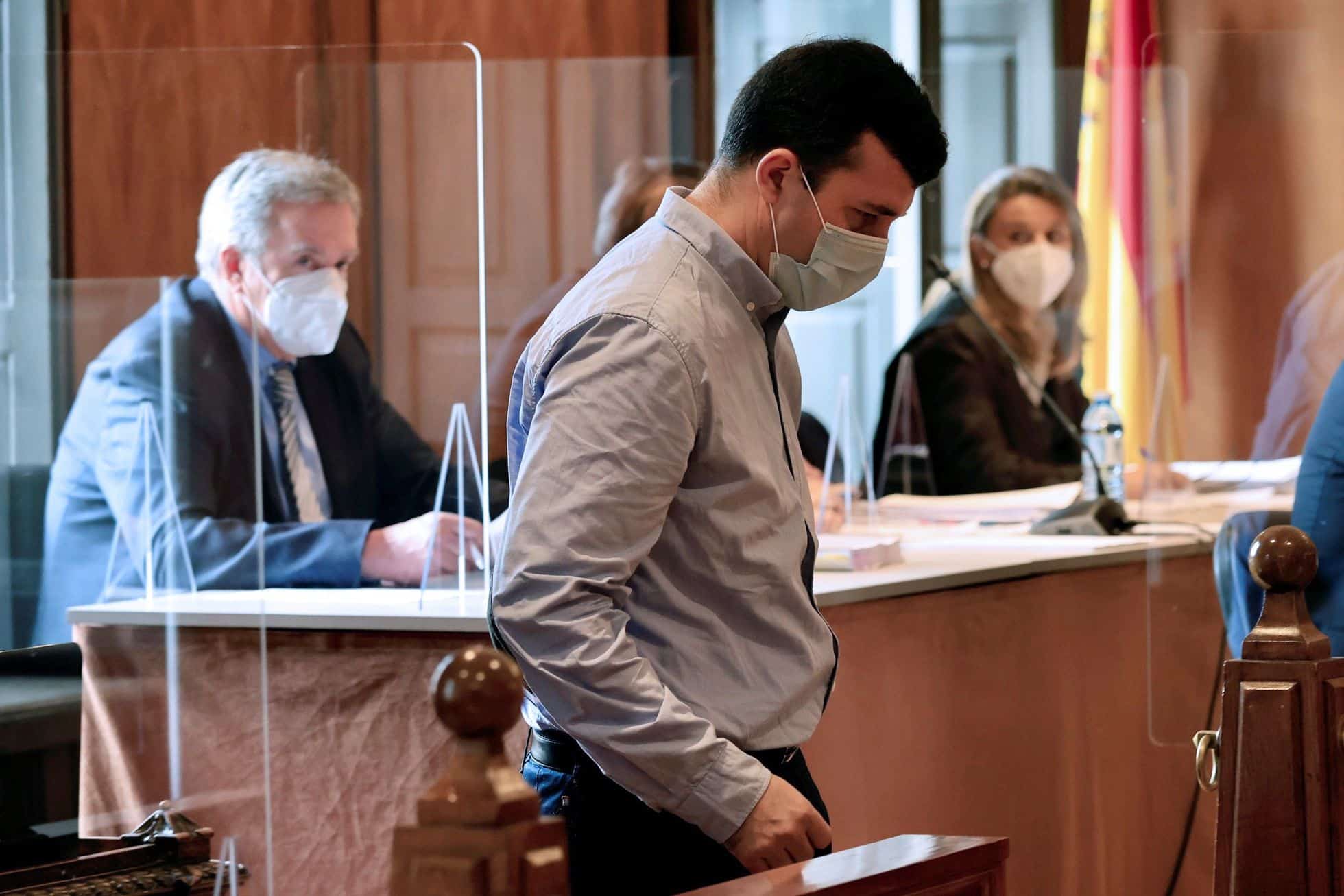 El sacerdote del Colegio Salesianos de Vigo, durante el juicio en la Audiencia de Pontevedra.