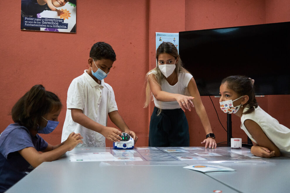 Programa STEM de YMCA Badajoz. Los Premios a la Innovación reconocen las mejores propuestas del programa de Ayudas a Proyectos de Iniciativas Sociales de la Fundación La Caixa.