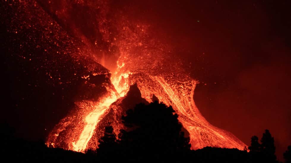 El volcán de La Palma cumple 50 días en erupción y los expertos no atisban el final