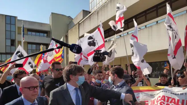 El independentismo desembarca en Cerdeña para maximizar el "caso Puigdemont"