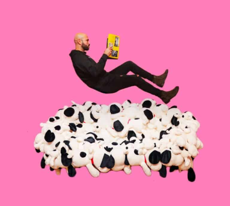 Moco Museum, el innovador museo donde se puede tocar un Warhol y ser la 'Niña del Globo' de Banksy