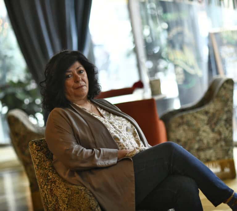 Almudena Grandes lucha contra el cáncer: "Prometo que volveré a sentarme en una caseta"