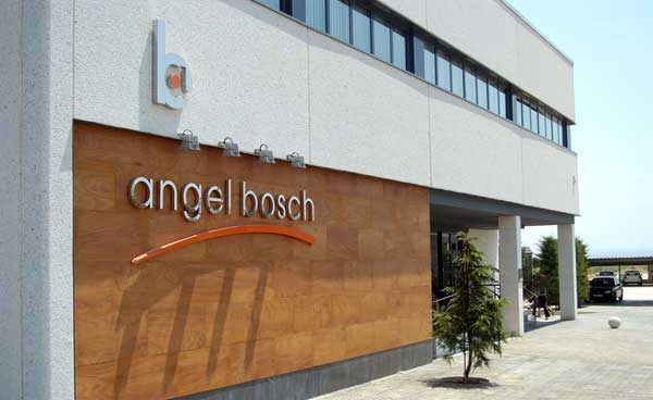 Tento entra en preconcurso en medio de críticas a la gestión de su fundador Ángel Bosch