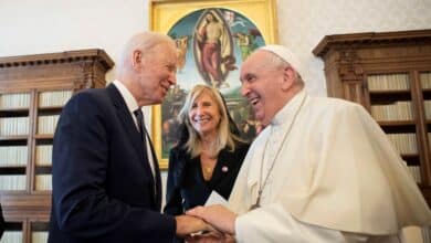 El Papa y Biden se reúnen en el Vaticano durante 90 minutos en un encuentro previo al G-20