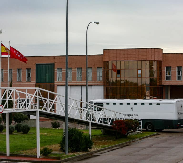 A prisión tres funcionarios de cárcel de Navalcarnero por tráfico de drogas