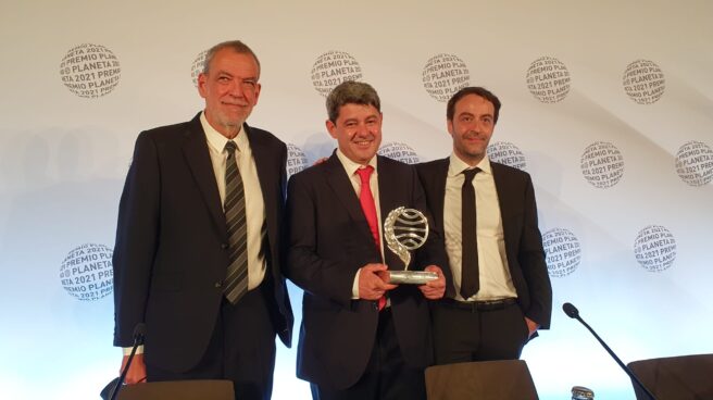 carmen mola Jorge Díaz, Antonio Mercero y Agustín Martínez son Carmen Mola.