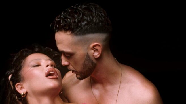 El arzobispo de Toledo pide perdón por el vídeo de C. Tangana en la Catedral C Tangana y Nathy Peluso en el videoclip de 'Ateo'
