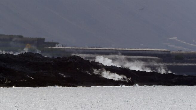 Así avanza el delta de lava procedente del volcán de La Palma. Así avanza el delta de lava procedente del volcán de La Palma.