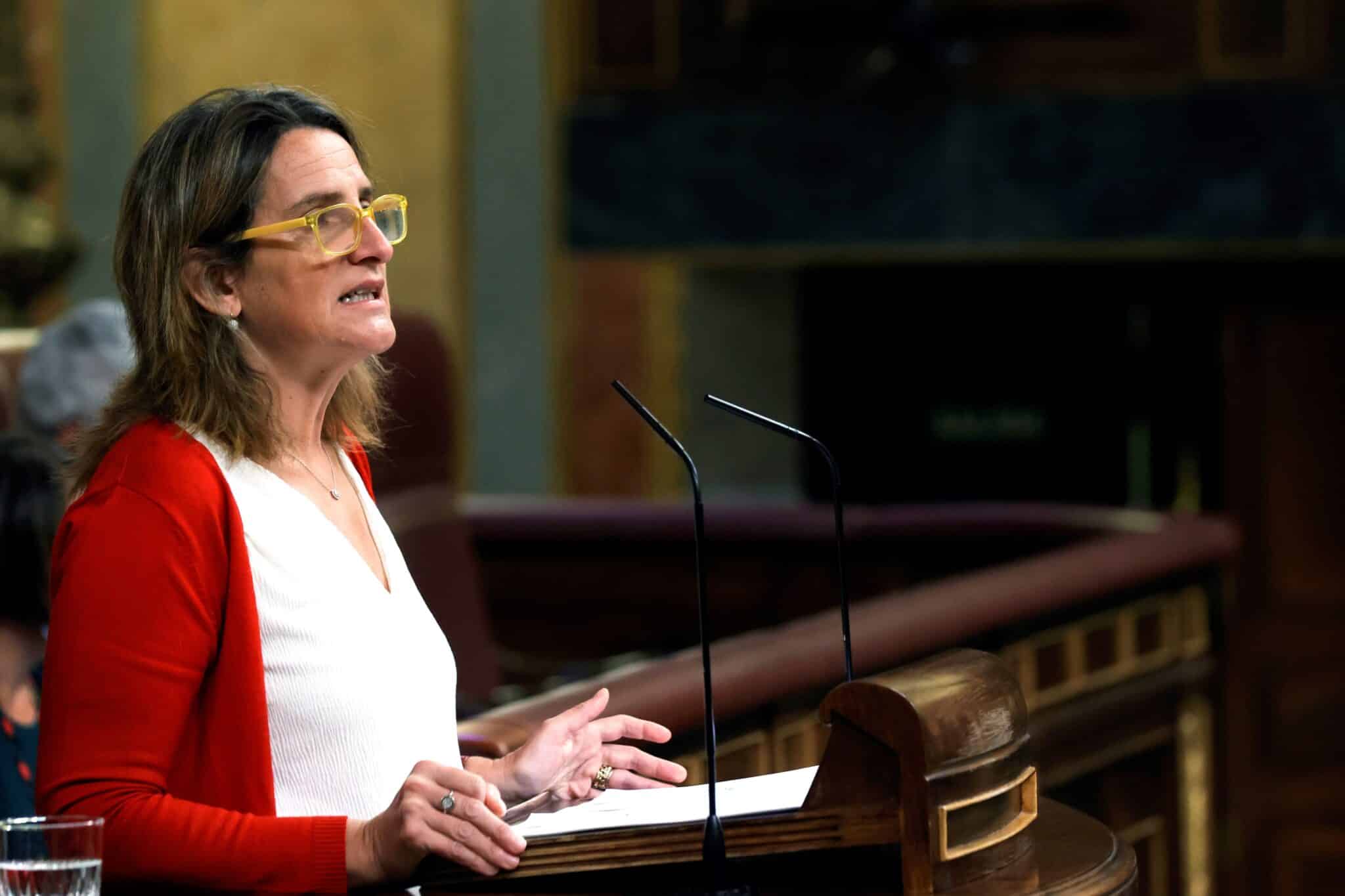 Teresa Ribera, en la tribuna del Congreso.