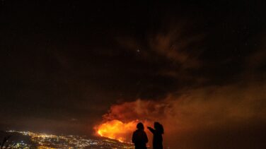 La lava del volcán de La Palma supera los 1,2 kilómetros de ancho en algunos tramos