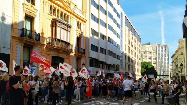 Empleados de Banco Sabadell se manifiestan en contra del ERE.