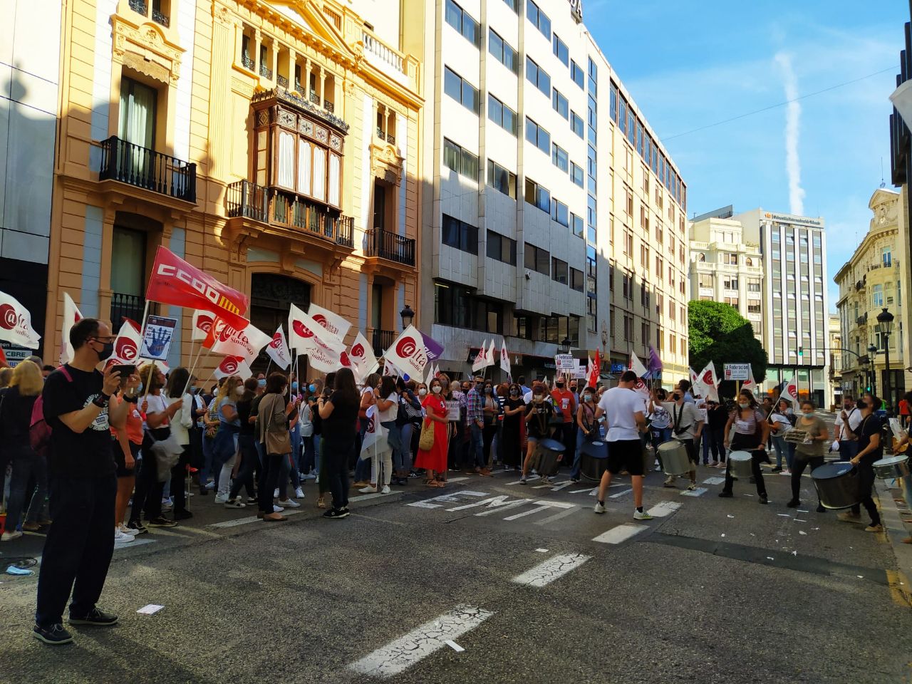 Empleados de Banco Sabadell se manifiestan en contra del ERE.