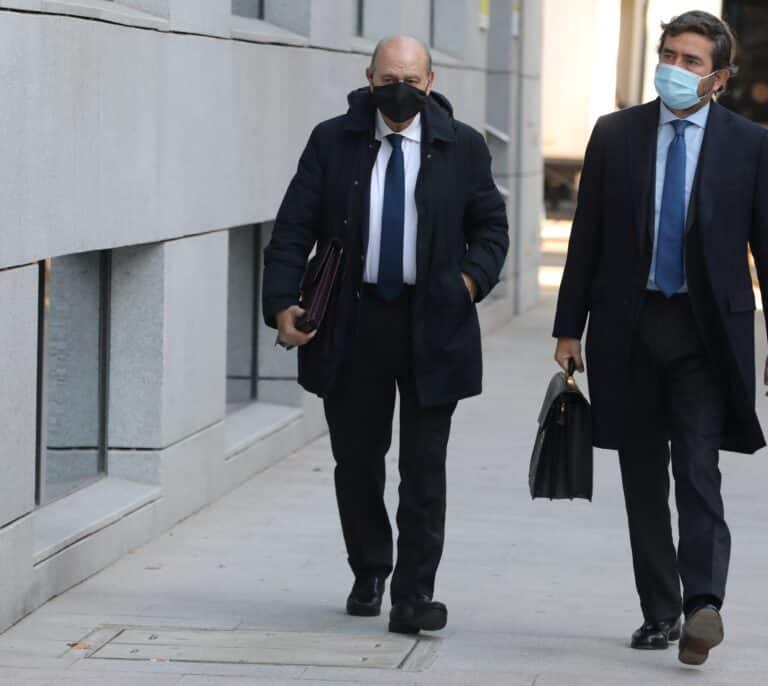 El juez de 'Kitchen' desacredita la tesis de Fernández Díaz y da plena validez a los SMS con su 'número dos'