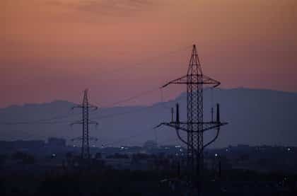 Torres de tensión eléctrico