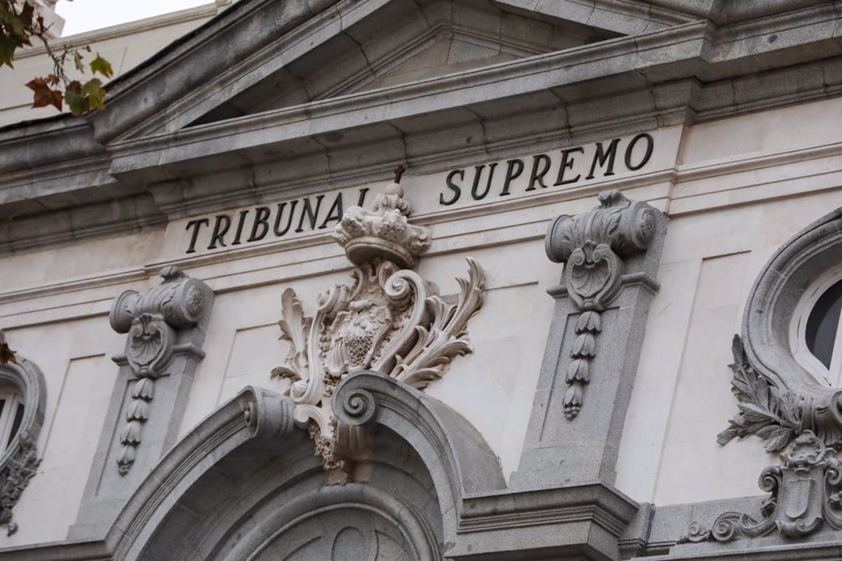 Detalle de la fachada del Tribunal Supremo.