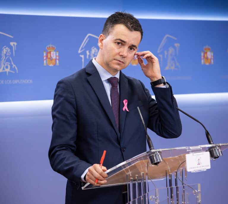 El PSOE contesta a Podemos que "todos los ministerios" deben jugar un papel en el desmontaje de la reforma laboral