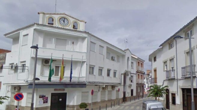 Fachada del ayuntamiento de Huesa, en Jaén.