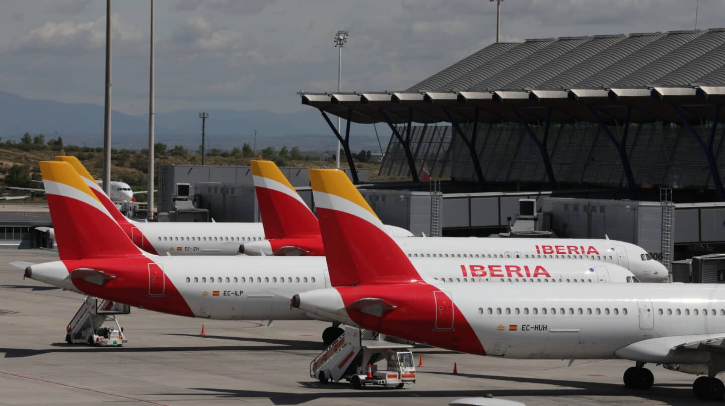 Iberia y los sindicatos cierran un acuerdo para un ERE voluntario que afectará a 996 empleados