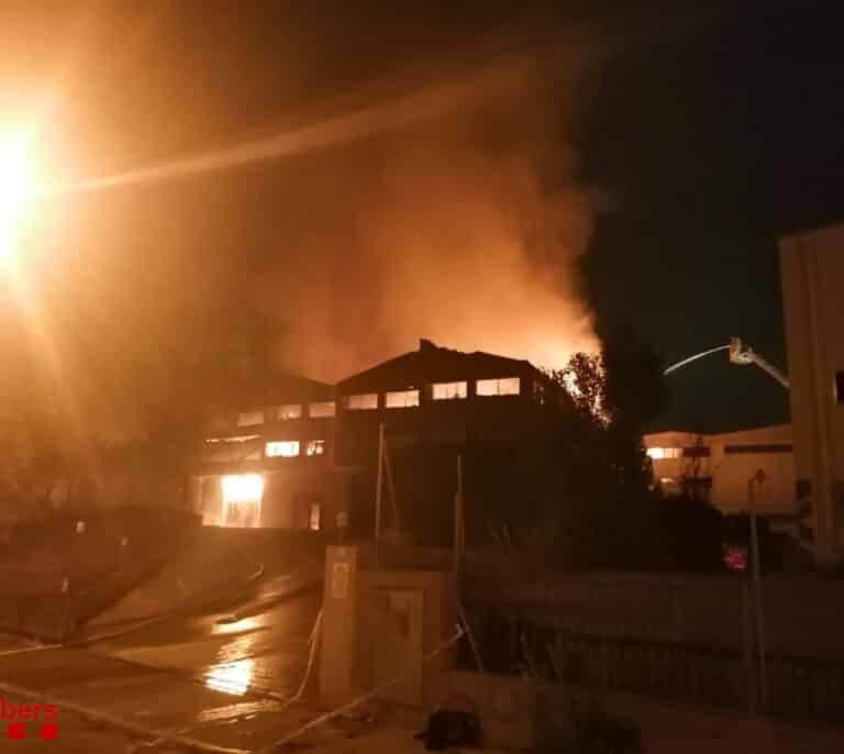 Estabilizado el incendio en una fábrica de velas en Barcelona