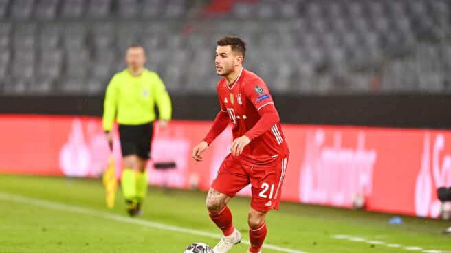 Lucas Hernández en un partido de UEFA Champions League con el Bayern Munich