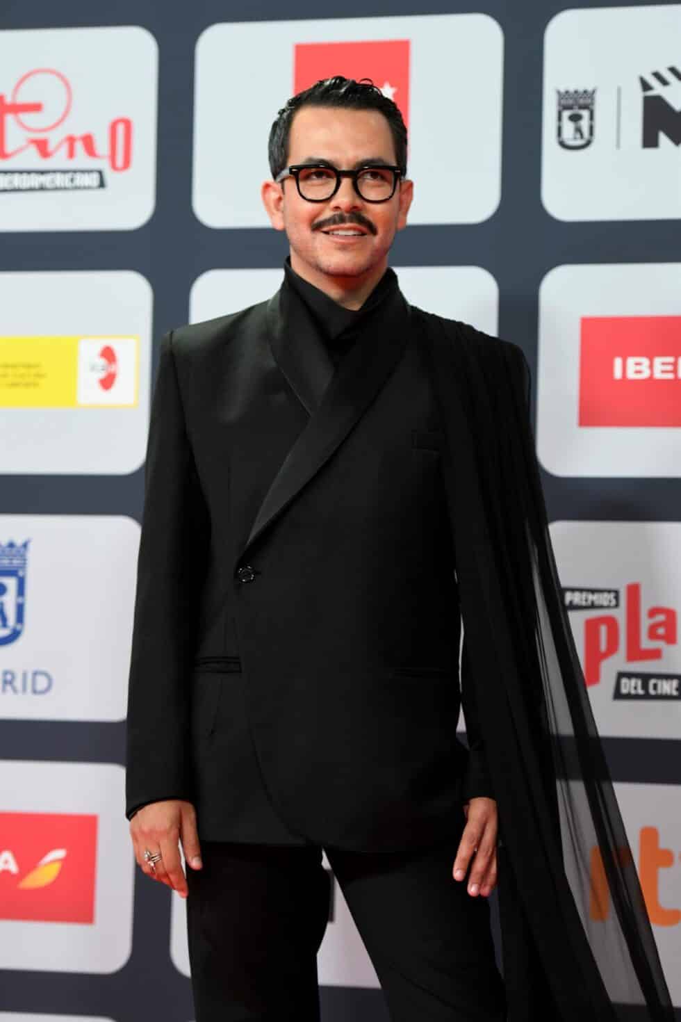 El actor y director Manolo Caro, a su llegada a la ceremonia de entrega de los Premios Platino del Cine y el Audiovisual Iberoamericano que se celebra este domingo en Madrid