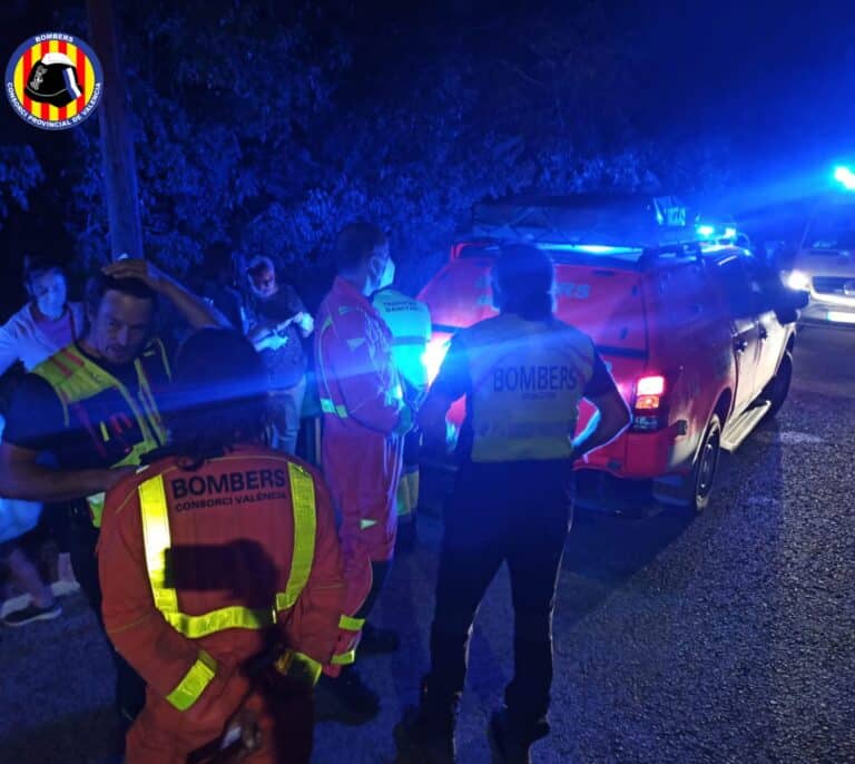 Dos niñas de 13 años heridas tras caerse por un barranco en Valencia