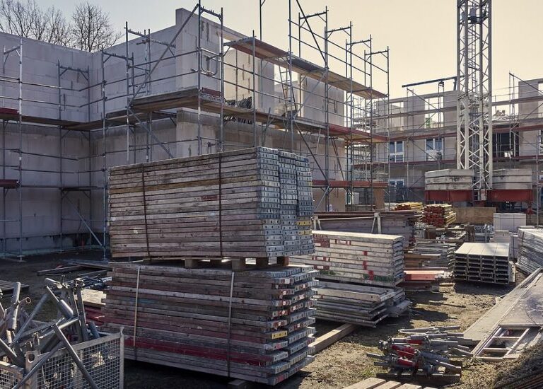 El precio disparado de los materiales encarece un 22% la ejecución de las obras