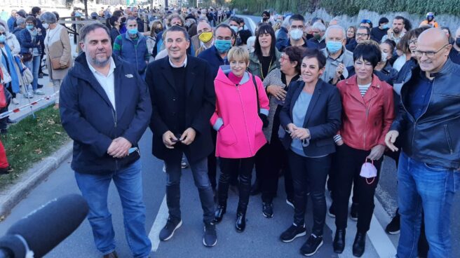 Otegi, Junqueras y otros líderes separatistas, en San Sebastián.