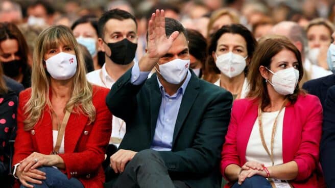 Pedro Sánchez, junto a Adriana Lastra en el Congreso Federal del PSOE.