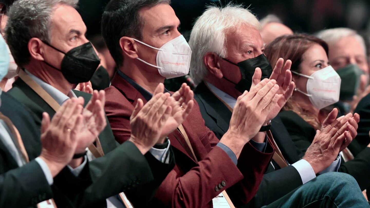 José Luis Rodríguez Zapatero, Pedro Sánchez y Felipe González, en el Congreso Federal del PSOE.