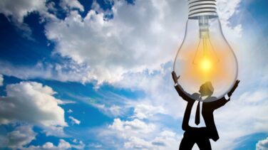 El precio de la luz bajará este domingo un 35,7% y marcará el menor nivel desde agosto, 111,60€/MWh