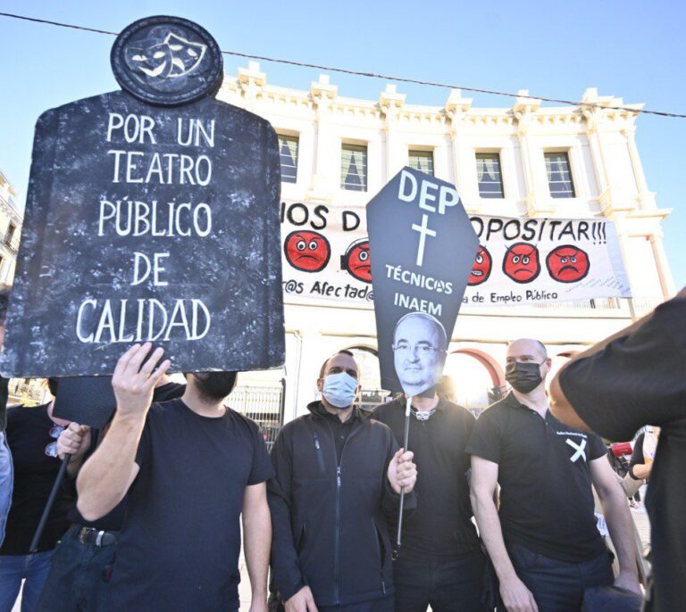 Los trabajadores del teatro en pie de guerra: "La administración no parece dispuesta a escucharnos"