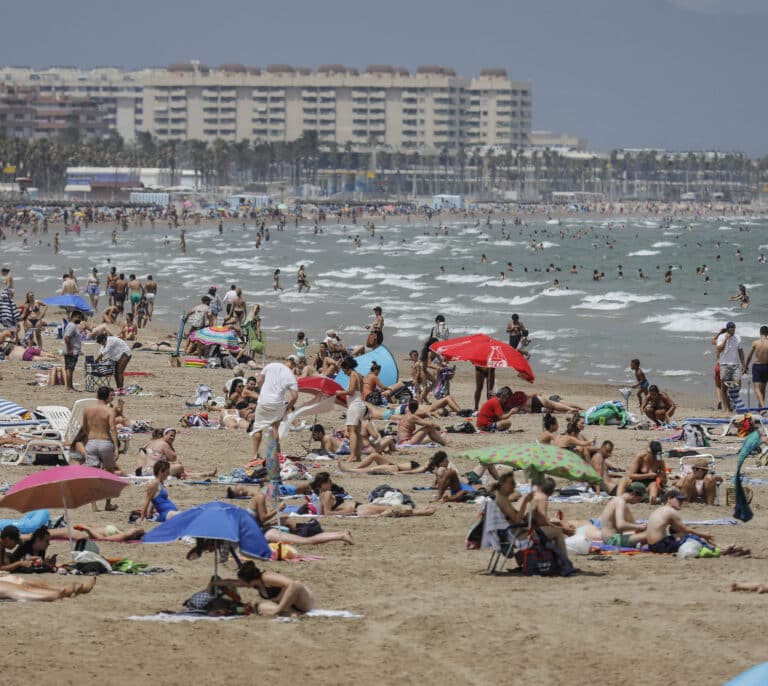 El turismo mejora su previsión de ingresos para 2021 tras el 'tirón' de la demanda nacional en verano