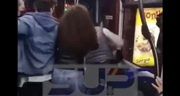 La Policía busca al agresor de un agente fuera de servicio en un autobús de Zaragoza