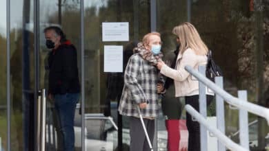 Los hospitales de la Comunidad de Madrid permiten desde este lunes visitas y acompañamiento a pacientes no Covid