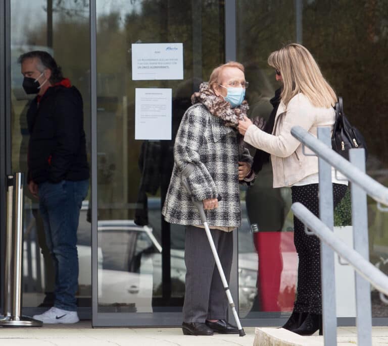 Los hospitales de la Comunidad de Madrid permiten desde este lunes visitas y acompañamiento a pacientes no Covid