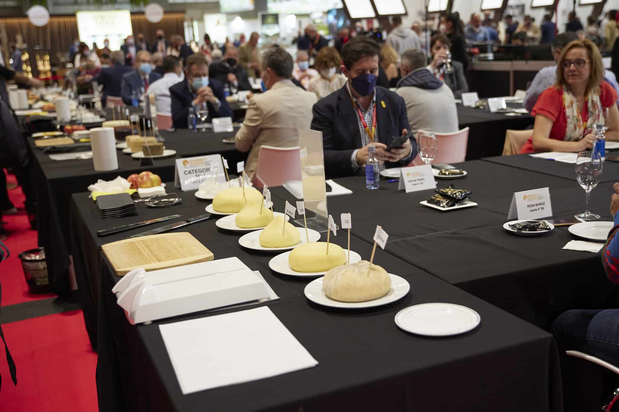 Varias muestras de quesos en la XXXIV edición del Salón Gourmets.