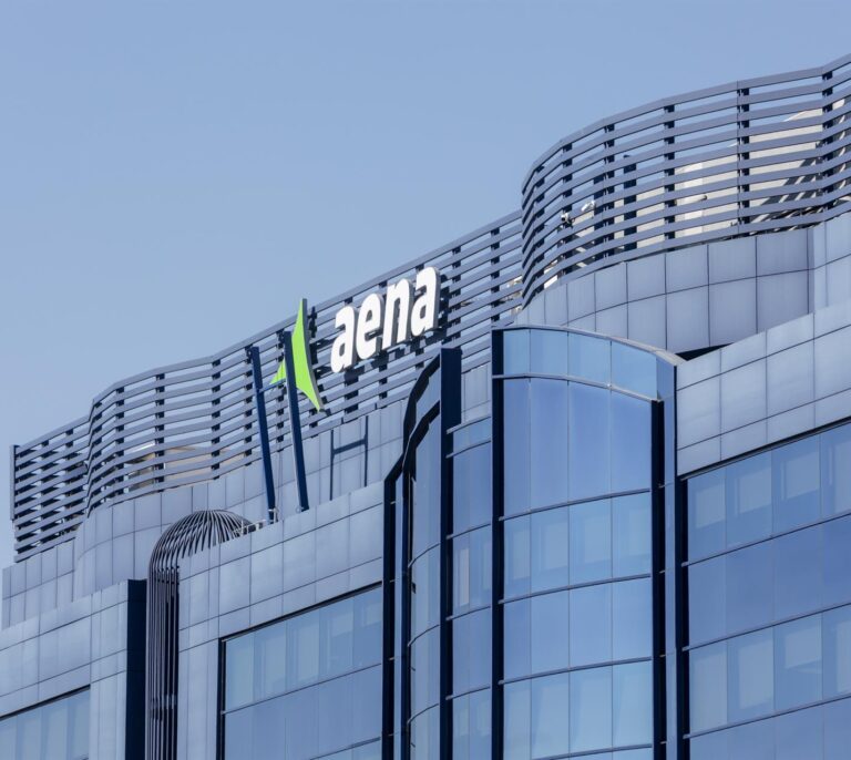 Aena pierde 124 millones hasta septiembre y rebaja el impacto por el conflicto de los alquileres