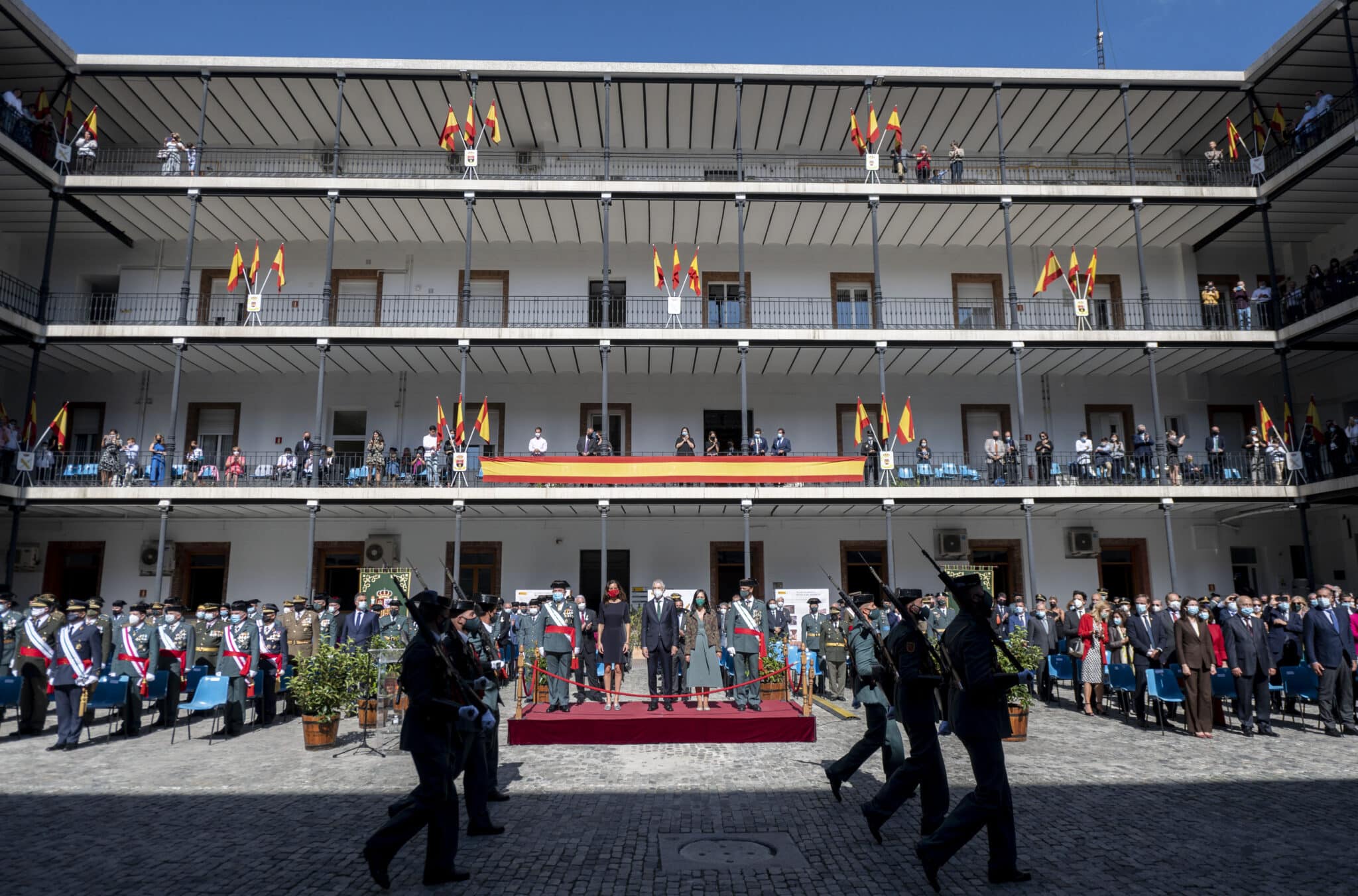 Miembros de la Guardia Civil pasean durante los actos de celebración de la Patrona de la Guardia Civil, la Virgen del Pilar