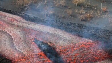 Las imágenes a vista de dron del nuevo delta formado por el volcán de La Palma